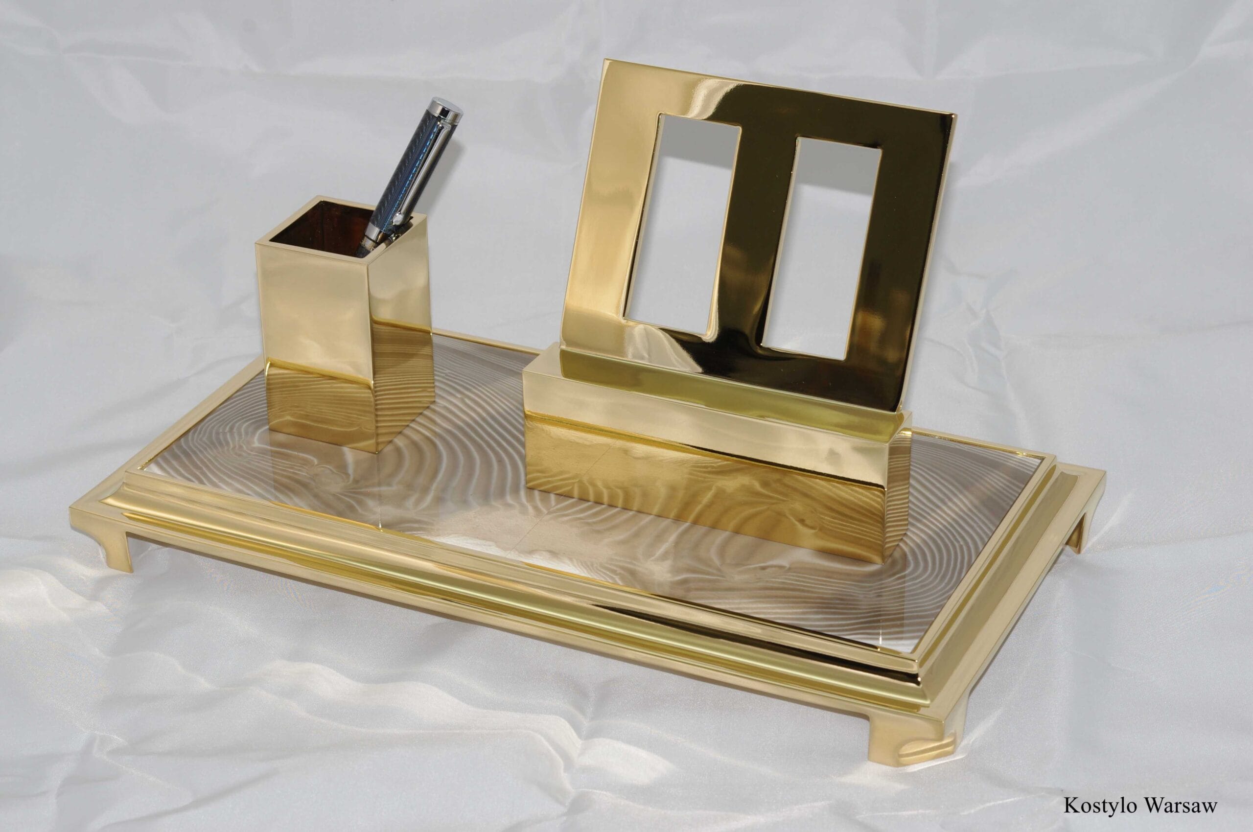 A highly original and luxurious inkwell gilded with 23-karat gold, featuring striped flint, crafted by the Kostylo atelier