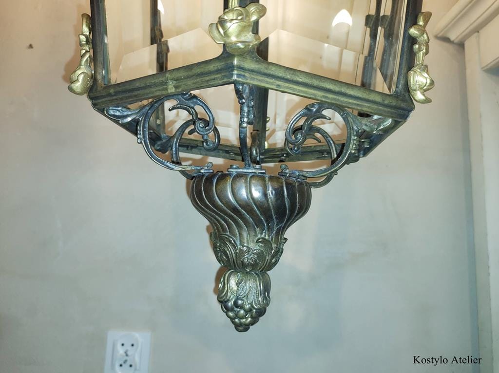 Monumental craftsmanship in metal and stone